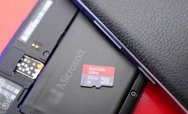Lắp thẻ nhớ SD cần format vào điện thoại Android